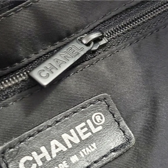 Authentic Vintage Chanel New Travel Line Tote Bag - Picture 9 of 14